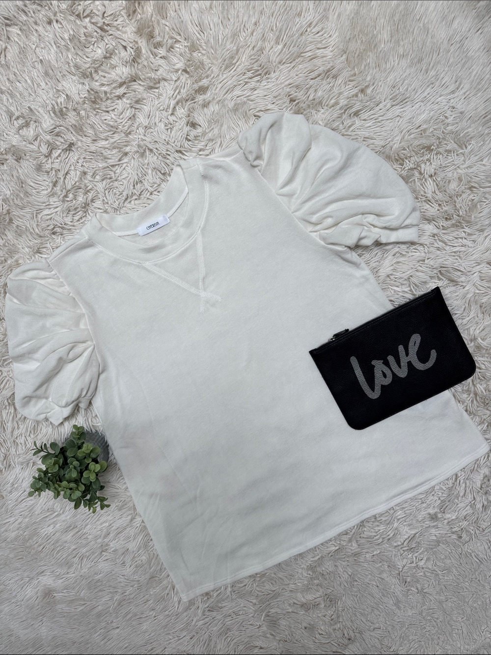 Cherish NWOT Puff Sleeve Top 💗 Ivory